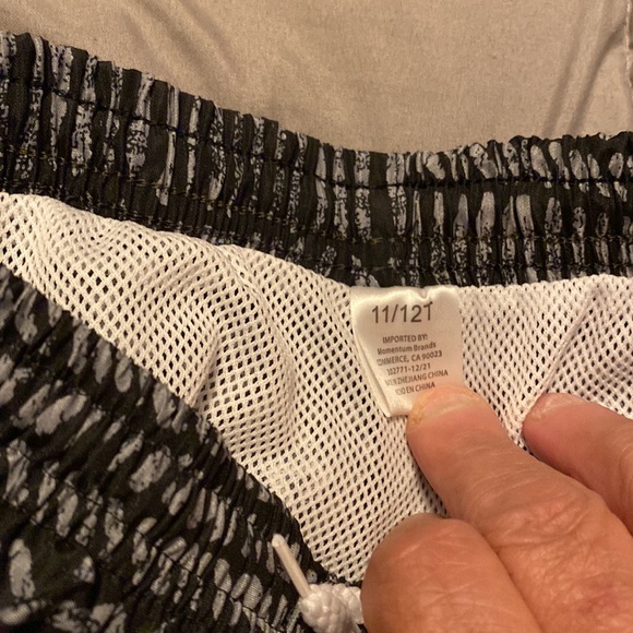 Swim Trunks Brand New with TAG Boys size 11/12T - Picture 5 of 7